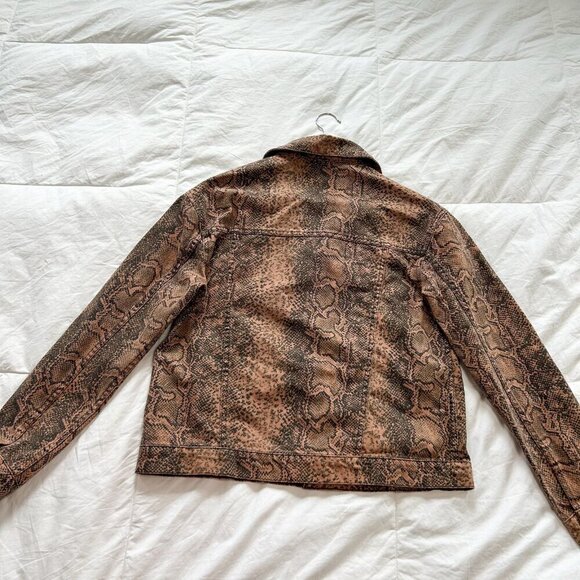 NWOT Free People Snake Trucker Jacket XS Brown Snakeskin Print Denim Cotton - Picture 10 of 12